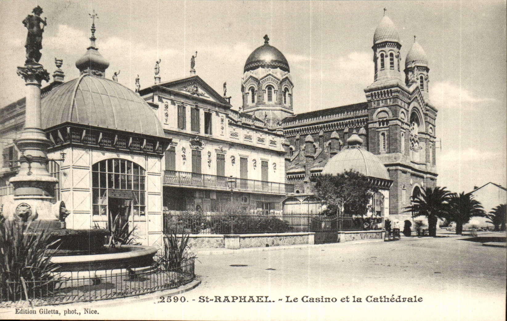Var - Saint Raphael - Le Casino et la Cathedrale - CPA 