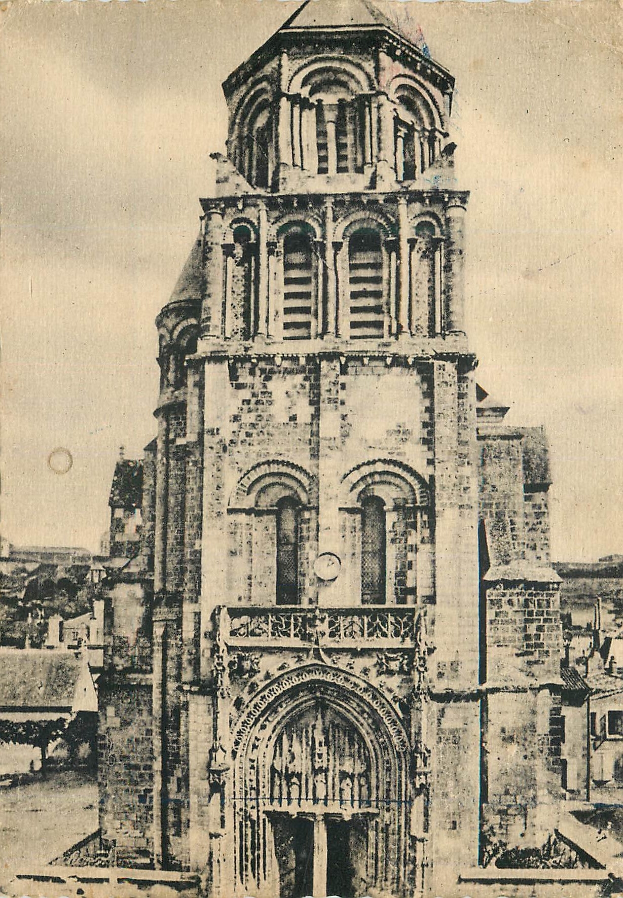 CPM Poitiers (Vienne) L'Eglise Sainte Radegonde Le Clocher du XIe Siecle