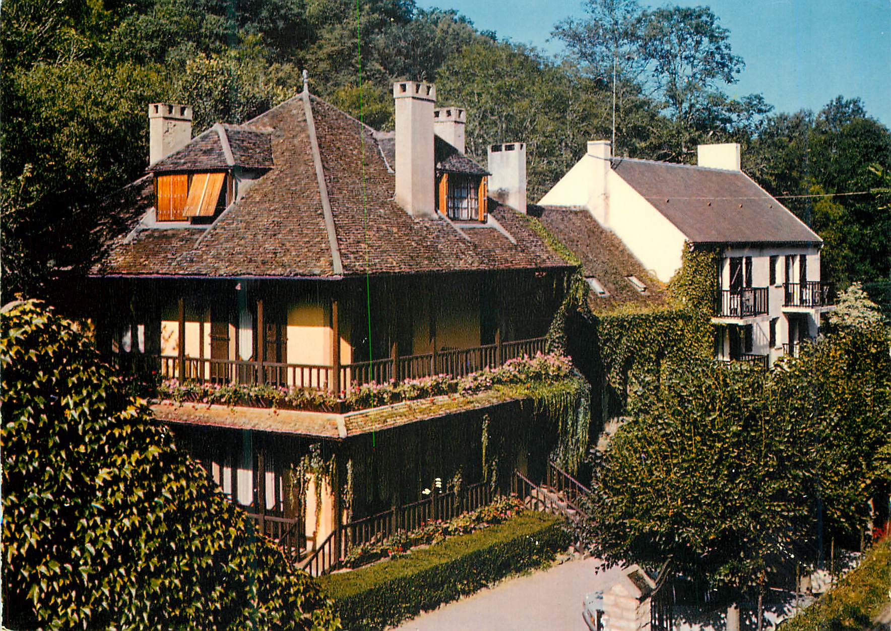 CPM Avallon Vallee du Cousin Hostellerie du Moulin des Ruats