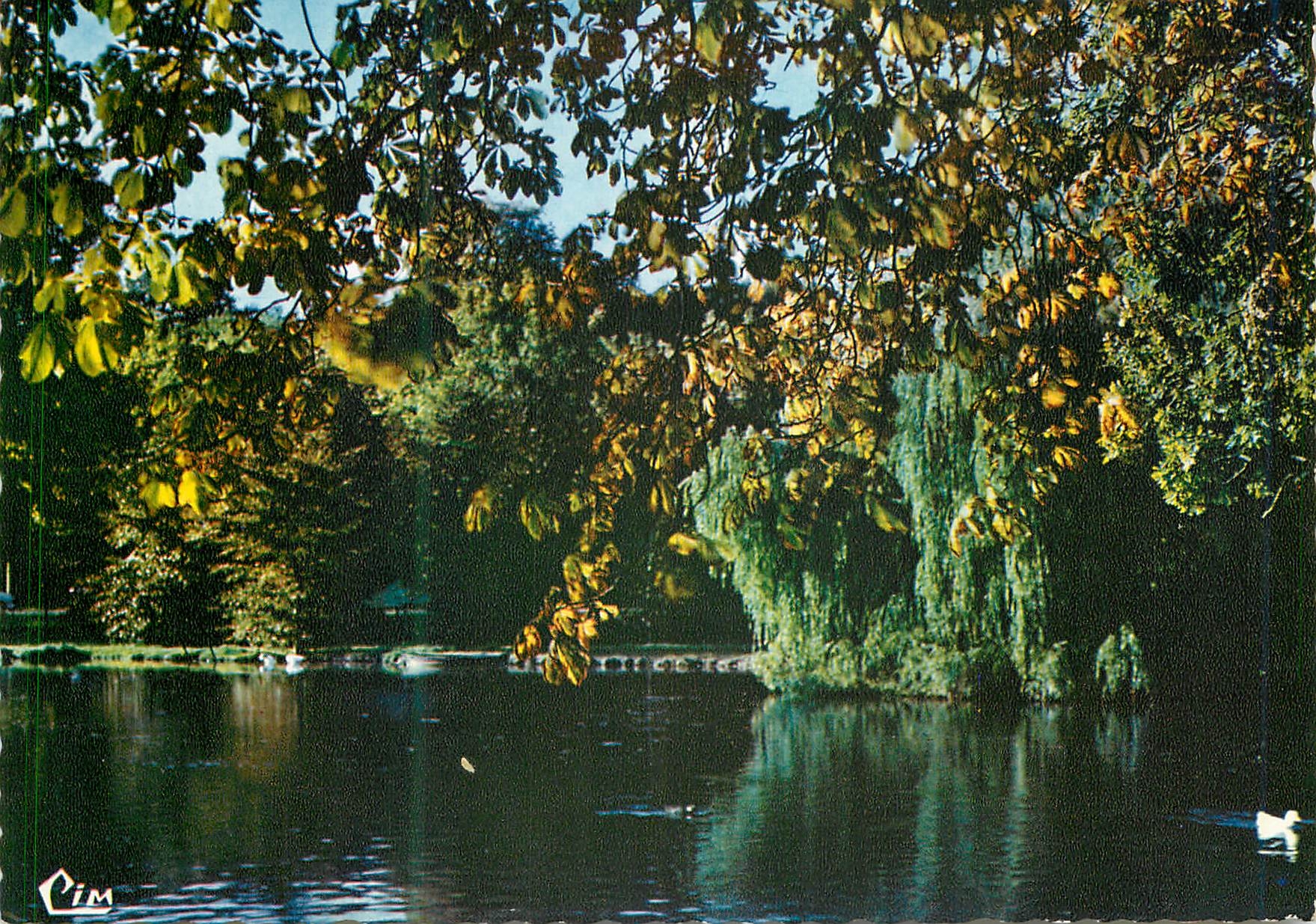 CPM Bois de Boulogne (Hauts de Seine) Le Lac Interieur