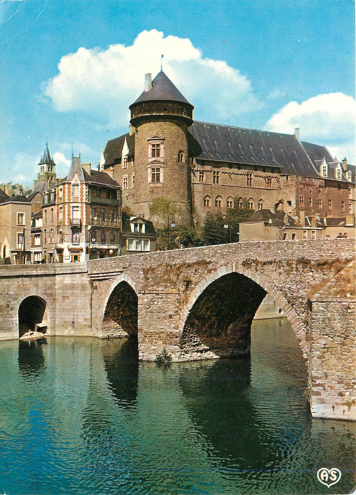 CPM Laval (Mayenne) Le Chateau et le Vieux Pont