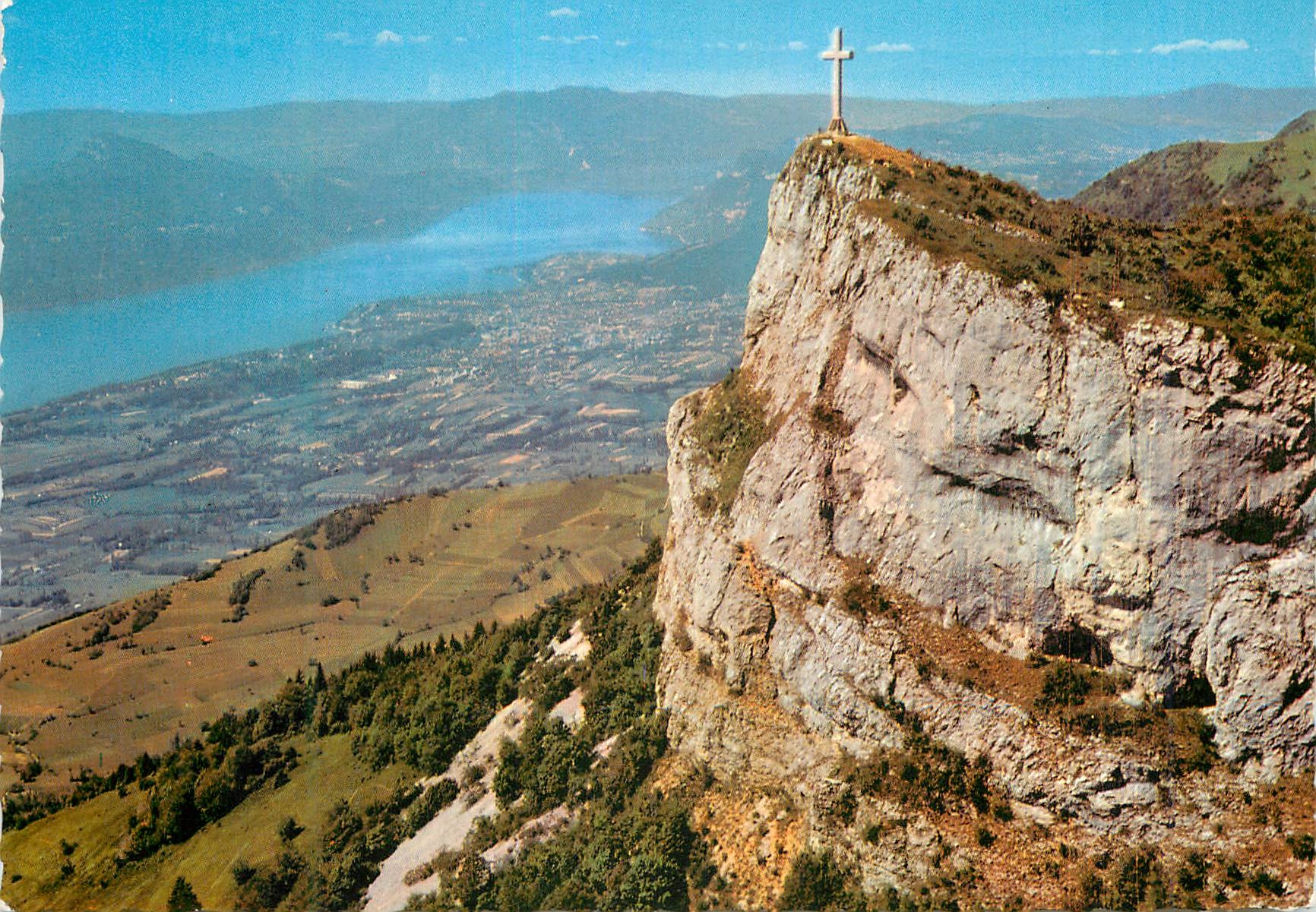 CPM Paysages de Savoie La Croix du Nivolet (1553 m) et le Lac du Bourget