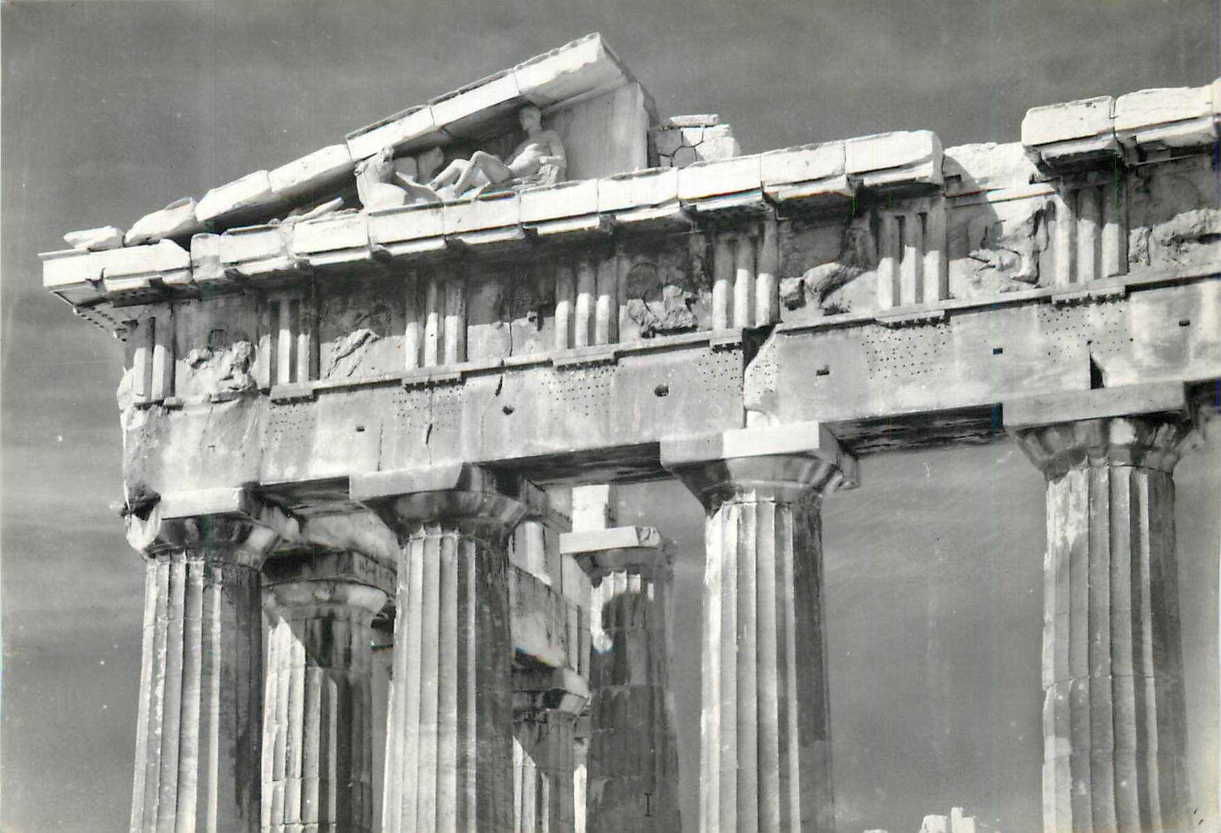 CPM Athenes Le Parthenon Partie du Fronton Est