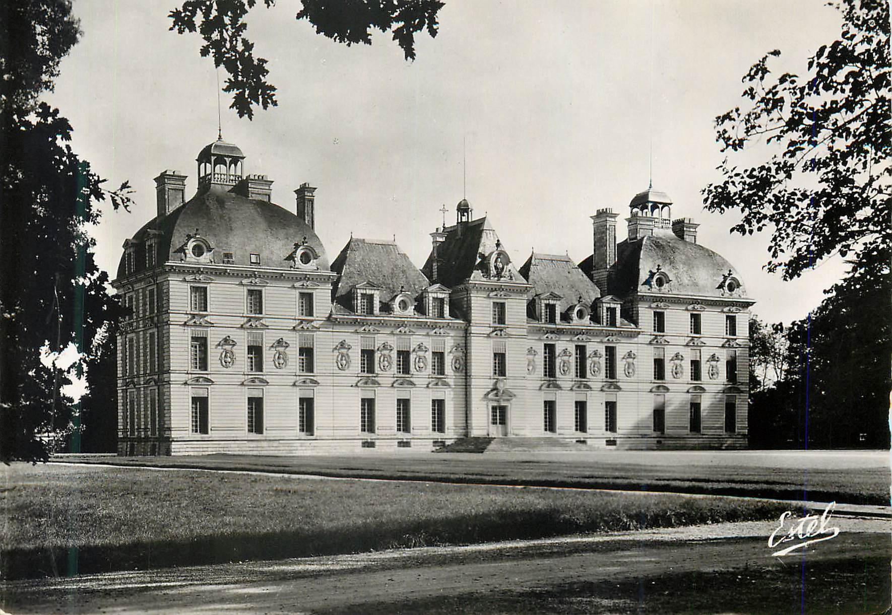 CPM Le Chateau de Cheverny La Facade Sud