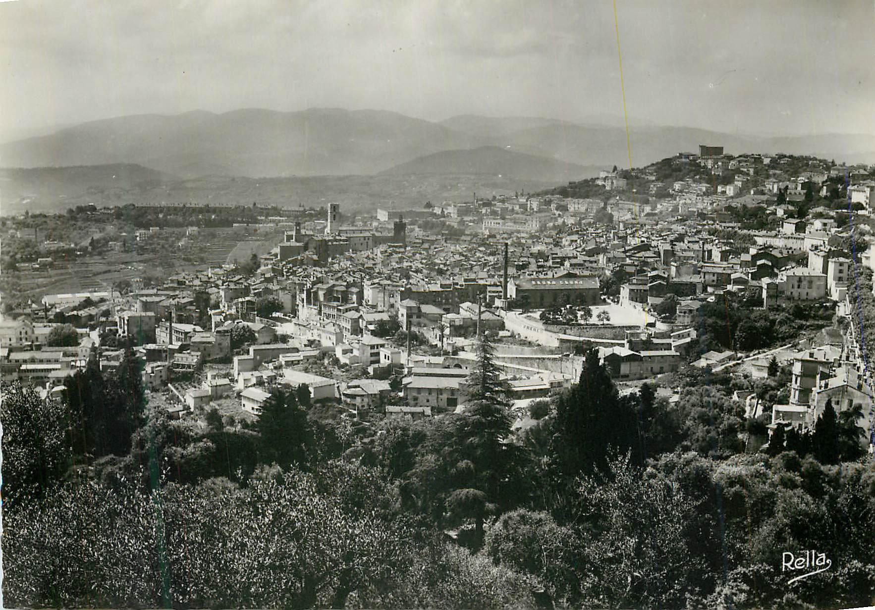CPM Grasse (A M) La Cote d'Azur Vue Generale prise du Parc Princesse Pauline