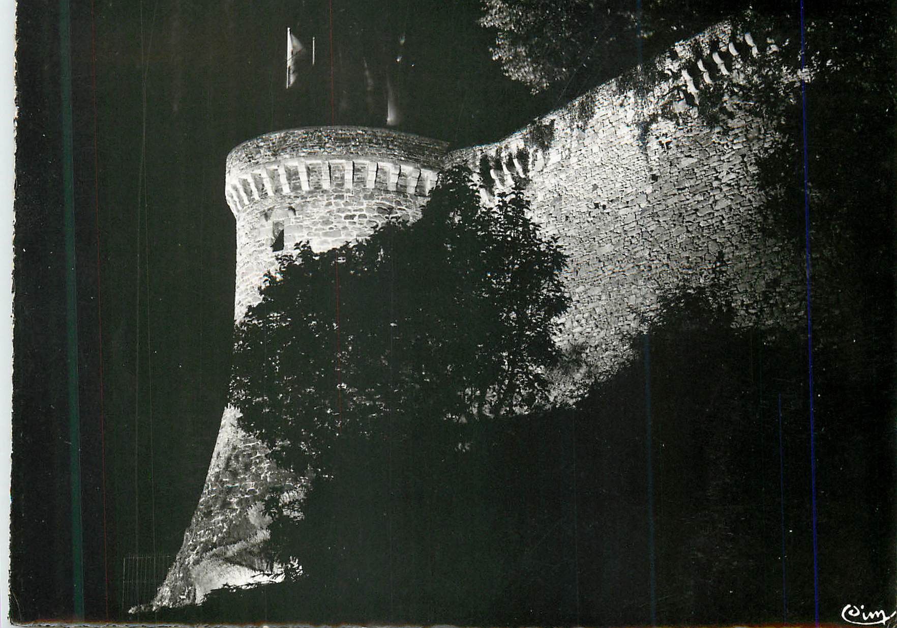 Dinan (C.-du-N.) — Vue de nuit — Le Château de la Duchesse Anne — CIM