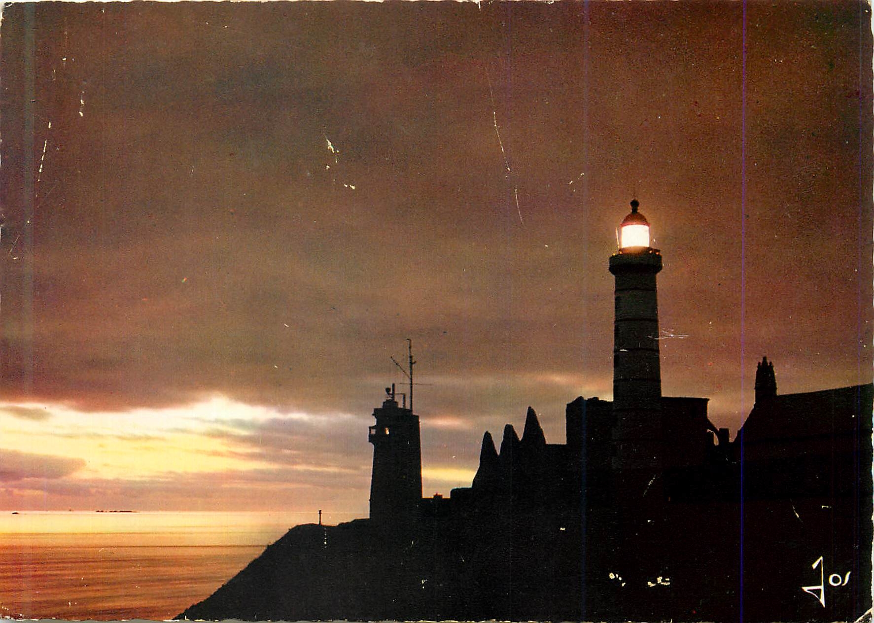 CPM Coucher de Soleil sur la Pointe Saint Mathieu La Bretagne en Couleurs