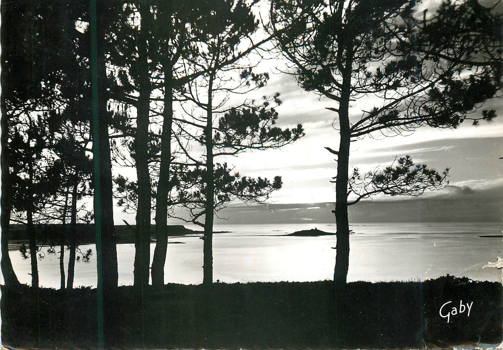 Coucher de soleil sur l'îlot St-Michel — Sables-d'Or-les-Pins — Éditions Gaby