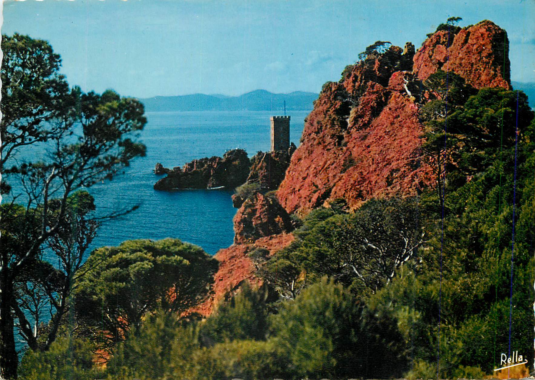 CPM La Corniche d'Or Entre Agay et Saint Raphael Le Dramont (Var) l'Ile d'Or