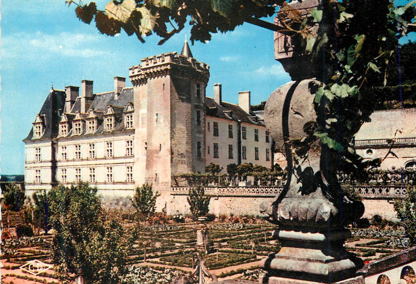 CPM Villandry (Indre et Loire) Les Chateaux de la Loire Le Chateau (Facade Ouest