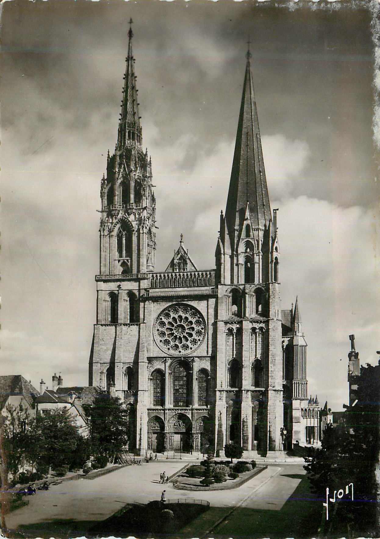 Chartres (Eure-et-Loir) — La Cathédrale — Éditions d'Art Yvon, Paris