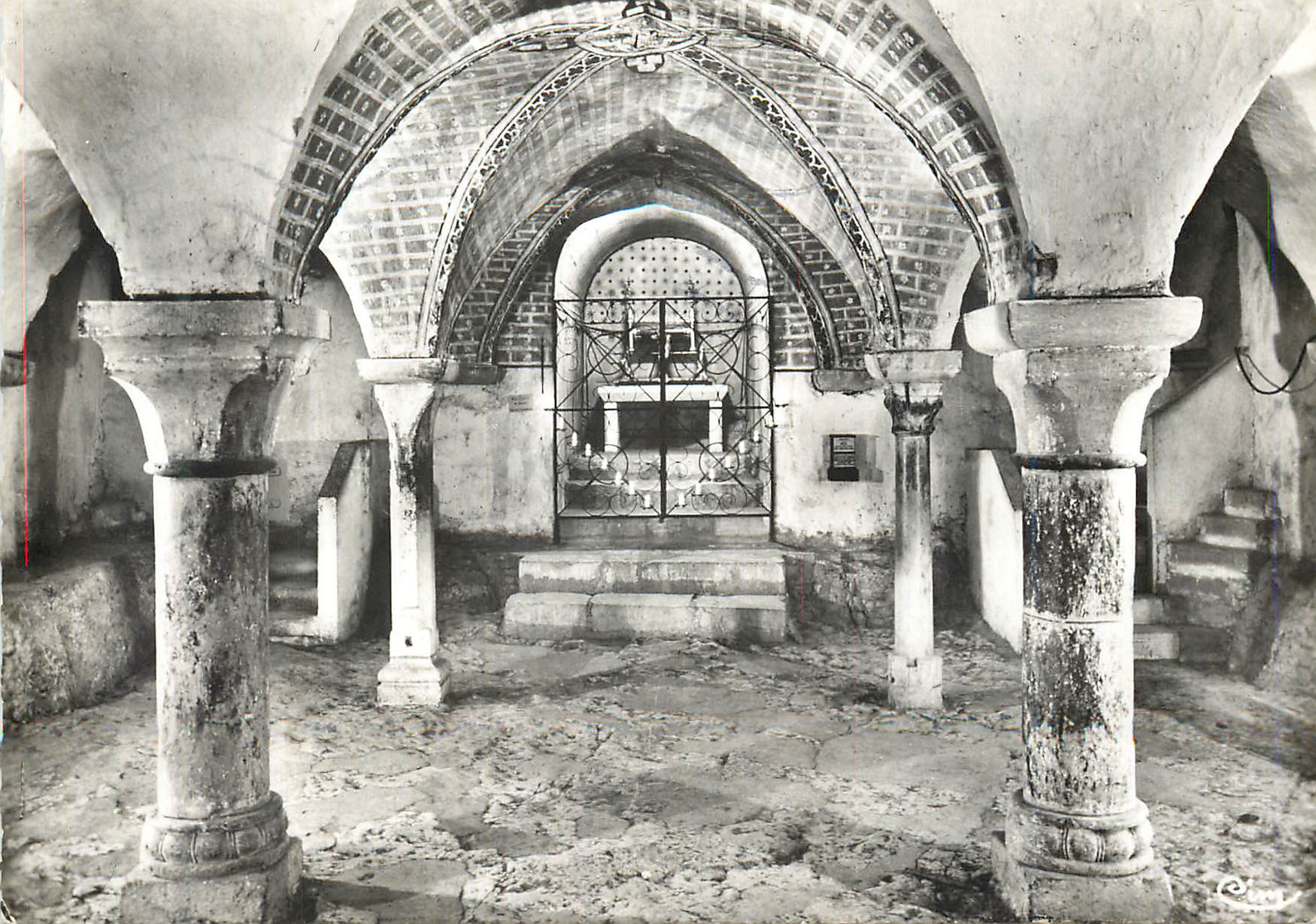 Crypte de l'abbatiale de la Madeleine — Vézelay (Yonne) — Collection « Magnasin du Pèlerin »