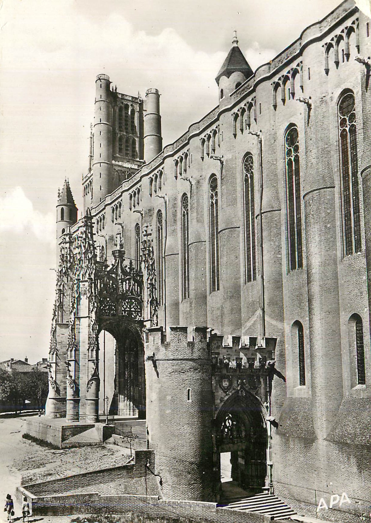 CPM Albi Tarn La Basilique Ste Cecile (XIIIe s) Le Portail Dominique de Florence