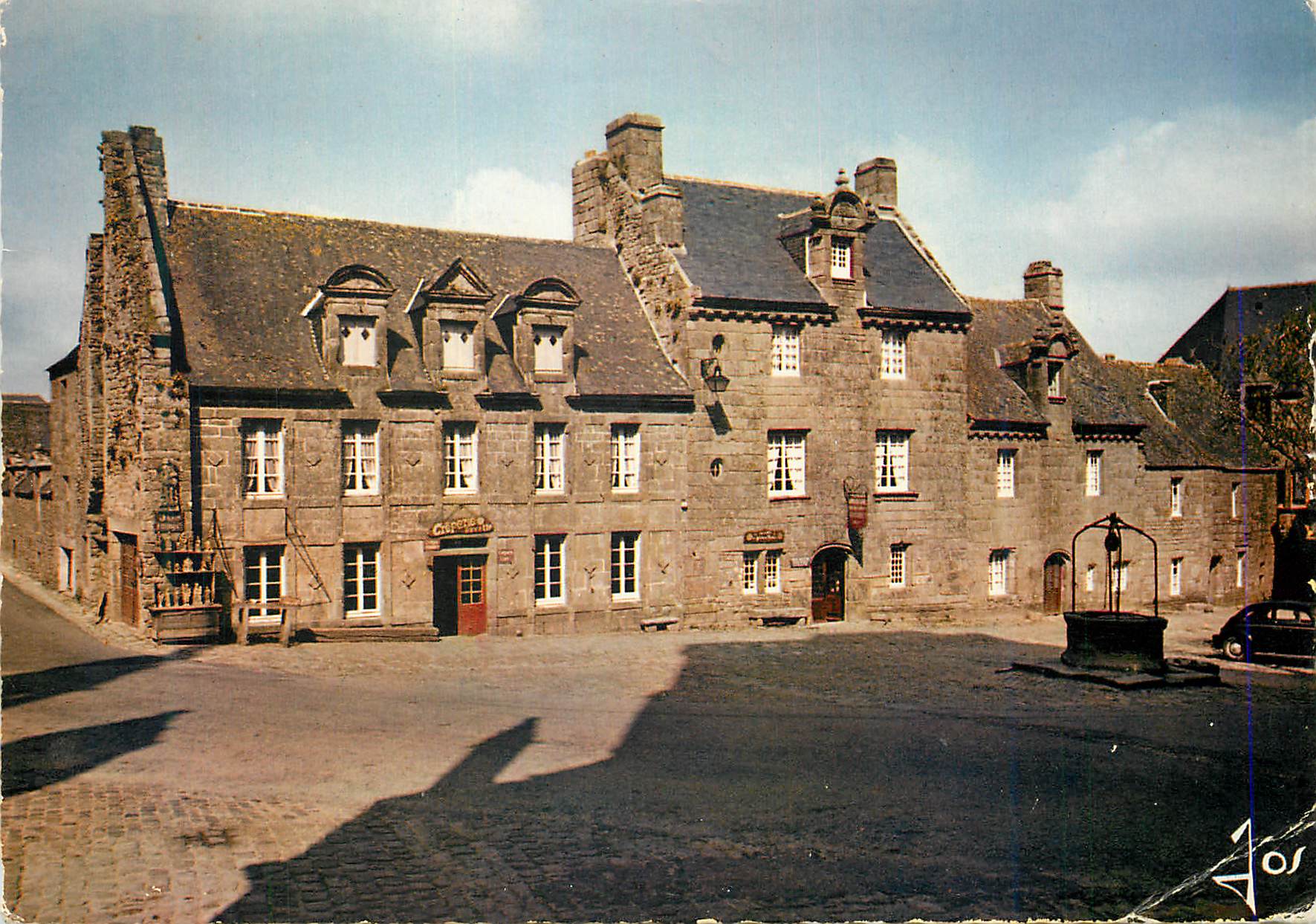 CPM Locronan (Finistere) La Bretagne en Couleurs Les Nobles Maisons Renaissance au Vieux Bourg des Tisserands