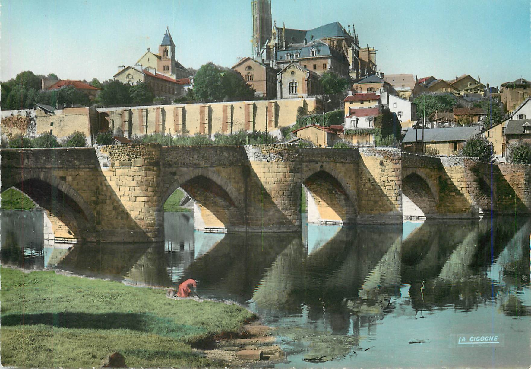 CPM Limoges (Hte Vienne) Le Pont St Etienne (XIIIe Siecle) et L'Abbessaille