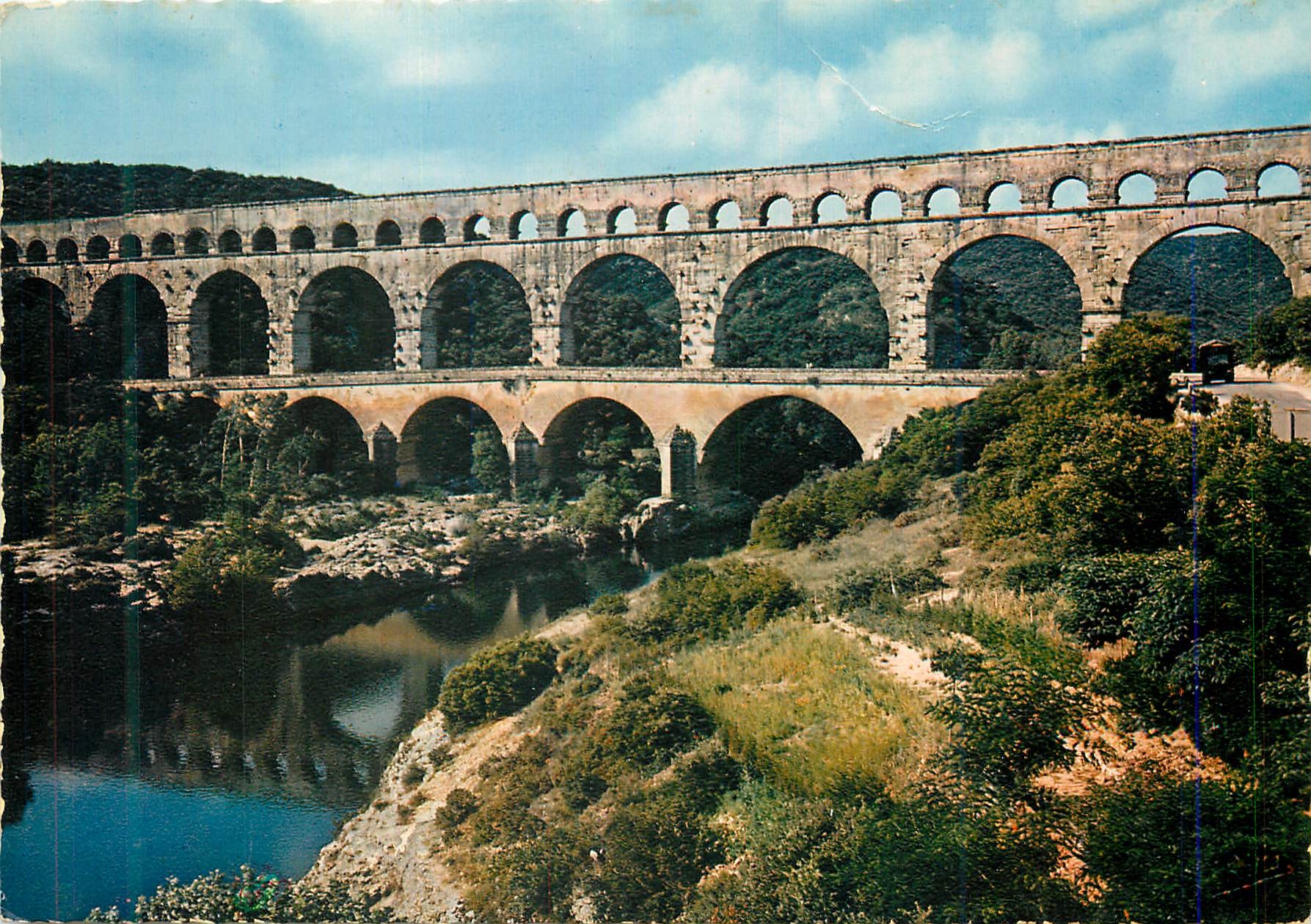 CPM Le Pont du Gard (Gard) Aqueduc Romain