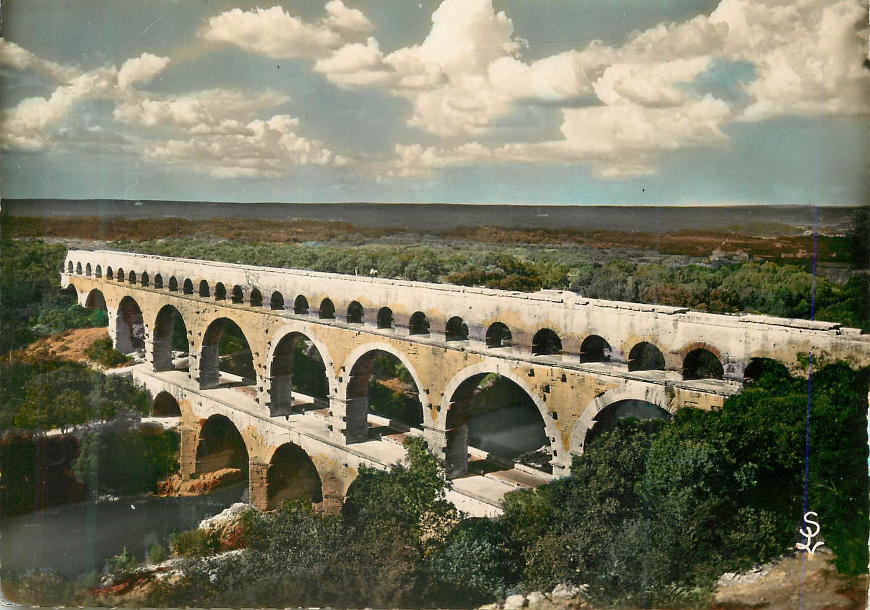 CPM Le Pont du Gard (Gard) Aqueduc Romain (Long 269 m Haut 48 m)
