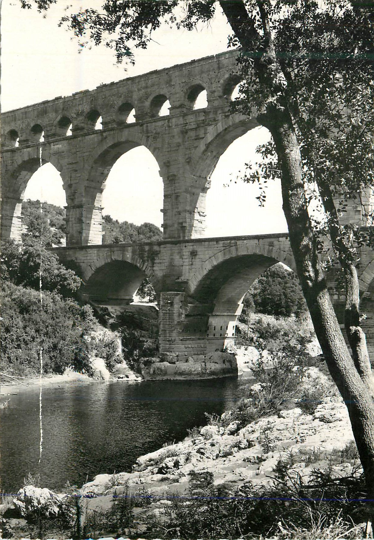 Pont du Gard — Aqueduc romain — Éditions des Frères Lumières