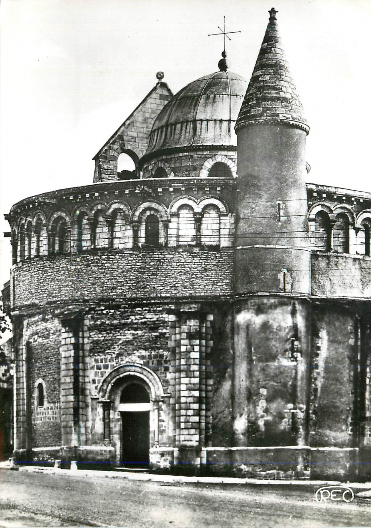 Église Saint-Sépulcre — Neuvy-Saint-Sépulcre (Indre) — M. ROUSSEL, Châteauroux