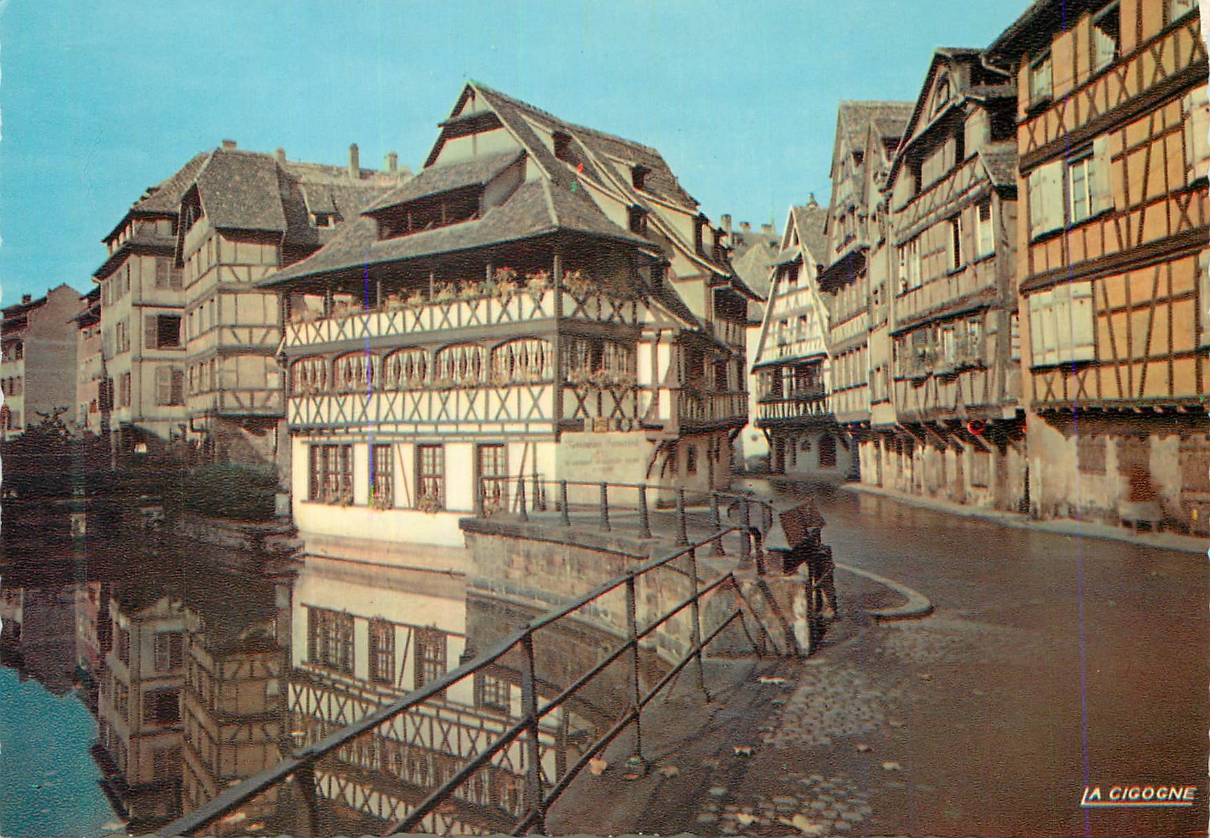 CPM Strasbourg (Bas Rhin) L'Alsace Pittoresque Le Bain aux Plantes