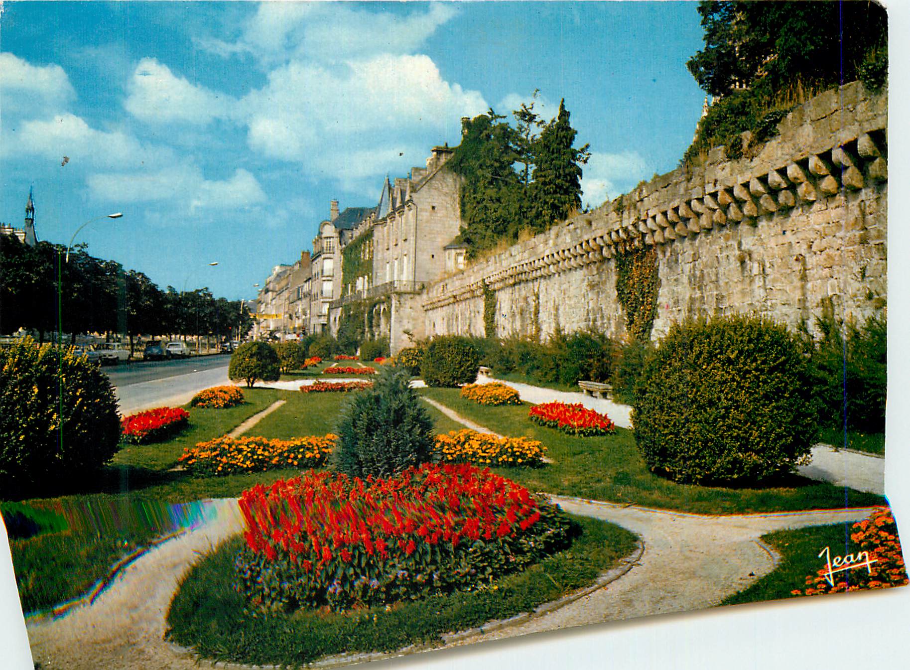 CPM La Bretagne Quimper (S) Les Jardins et Les Remparts
