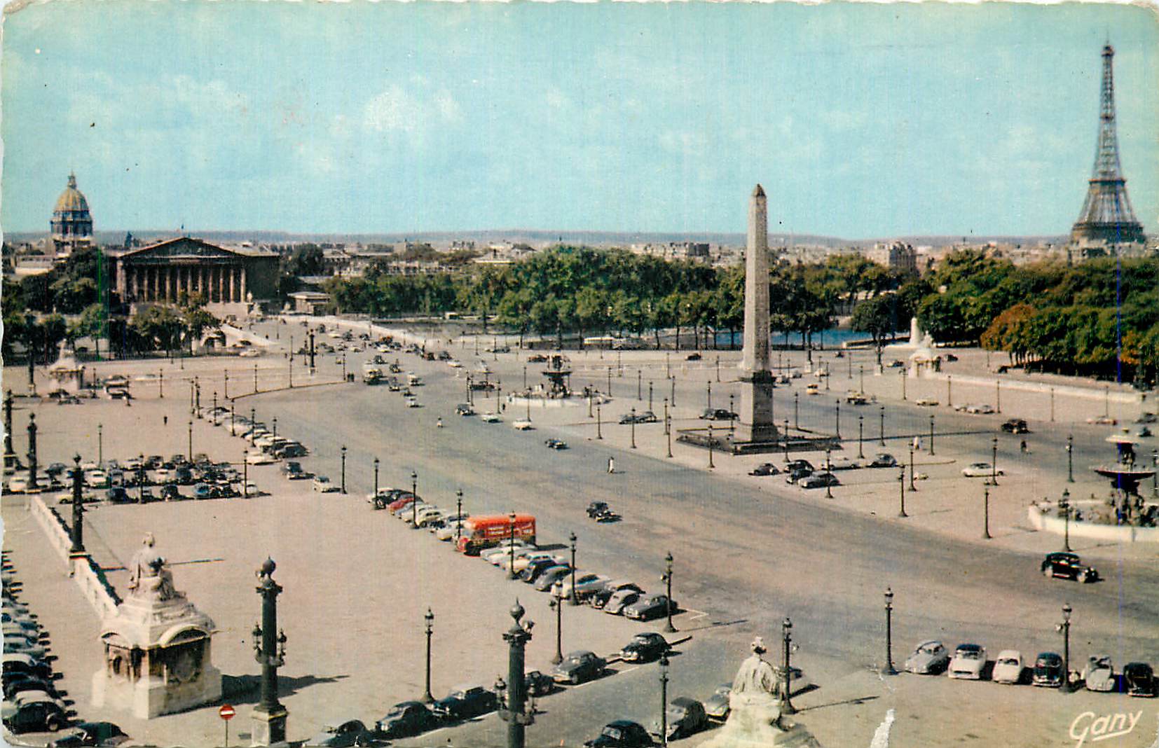 CPM Paris La place de la Concorde Tour Eiffel