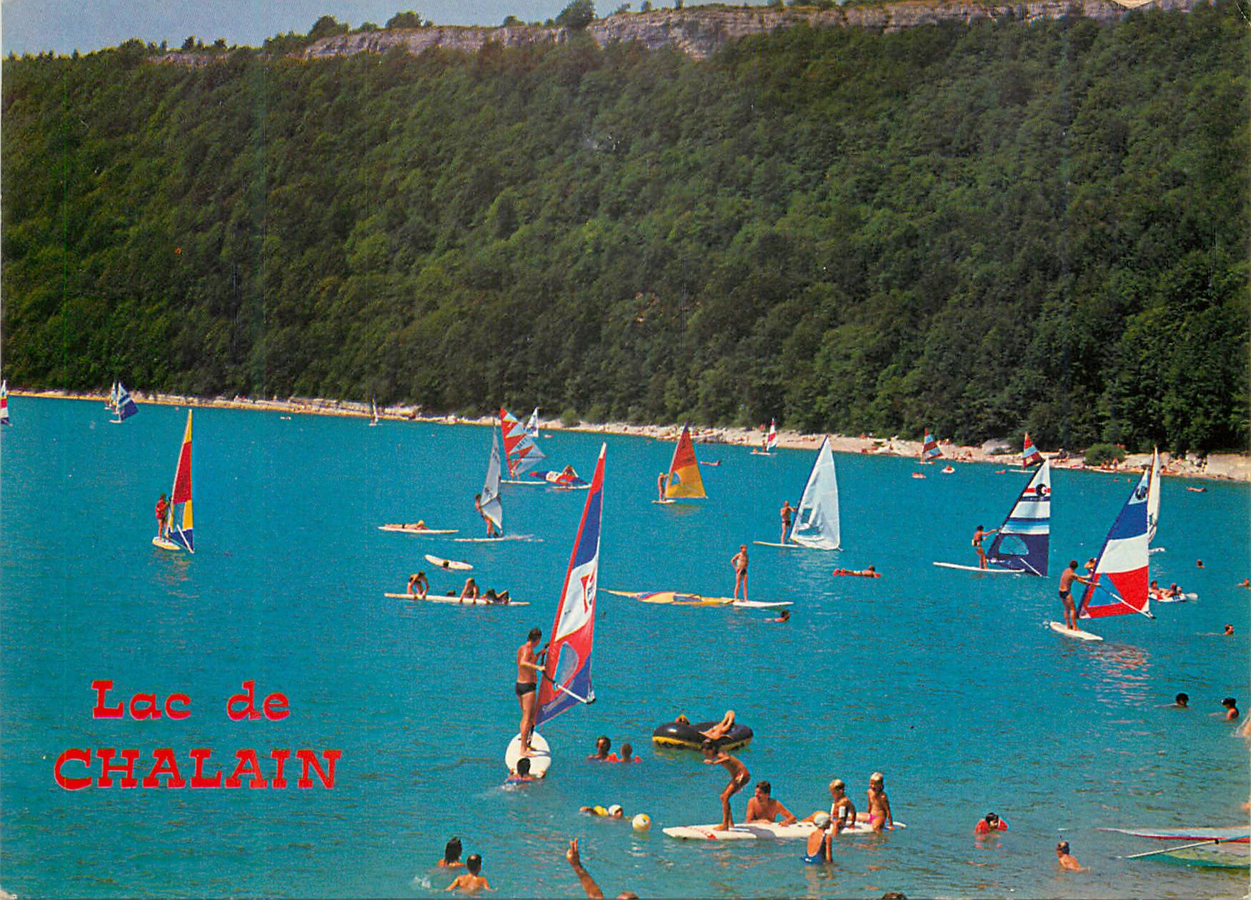 CPM La Franche Comte Pittoresque Lac de Chalain  Planches a voile sur le Lac