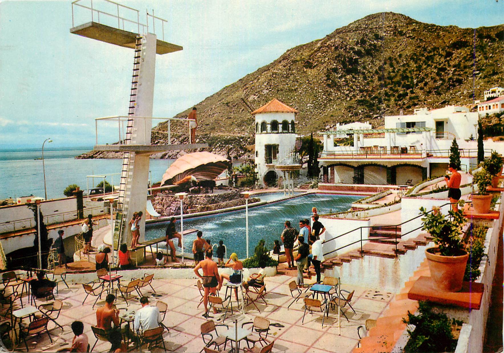 CPM Rosas (Costa Brava) la Piscine Fantastique du Moulin Bleu