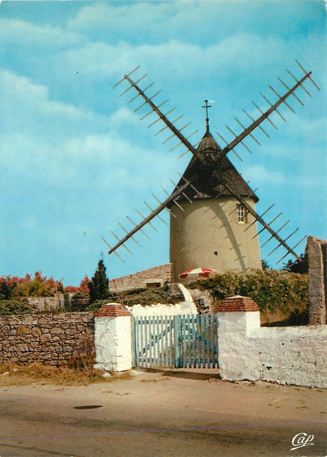 CPM Ile de Noirmoutier Moulin de la Giraudiere