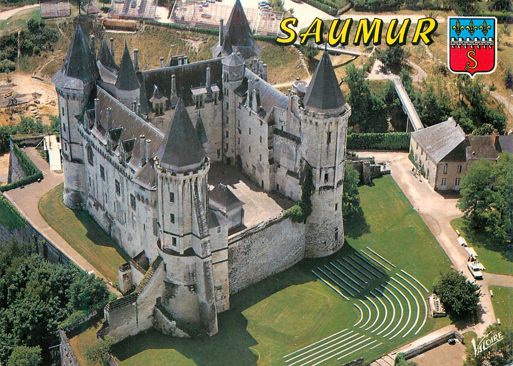CPM Saumur (Maine et Loire) Vue Aerienne du Chateau (XIVe XVIe siecles)