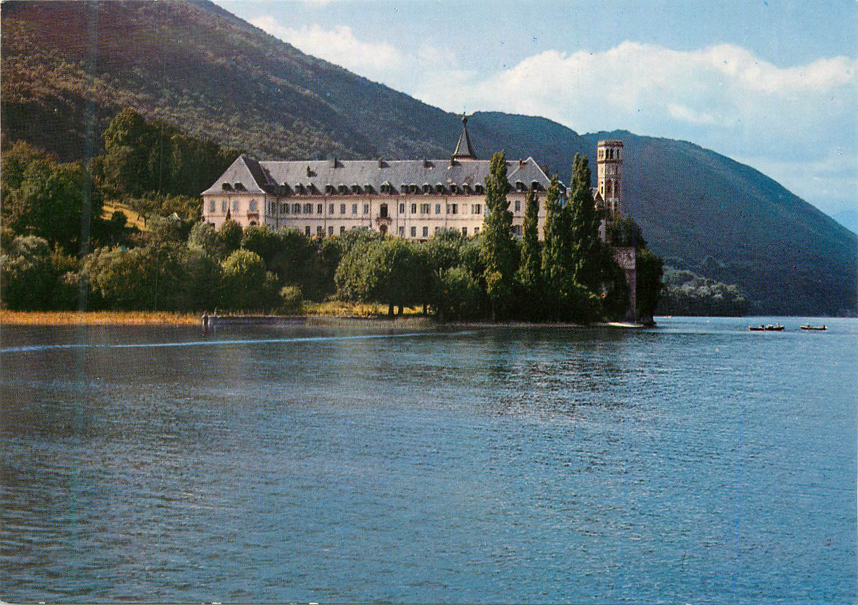 CPM Abbaye de Hautecombe et la Tour St Andre sur le Lac du Bourget fondee par St Bernard vers 1125