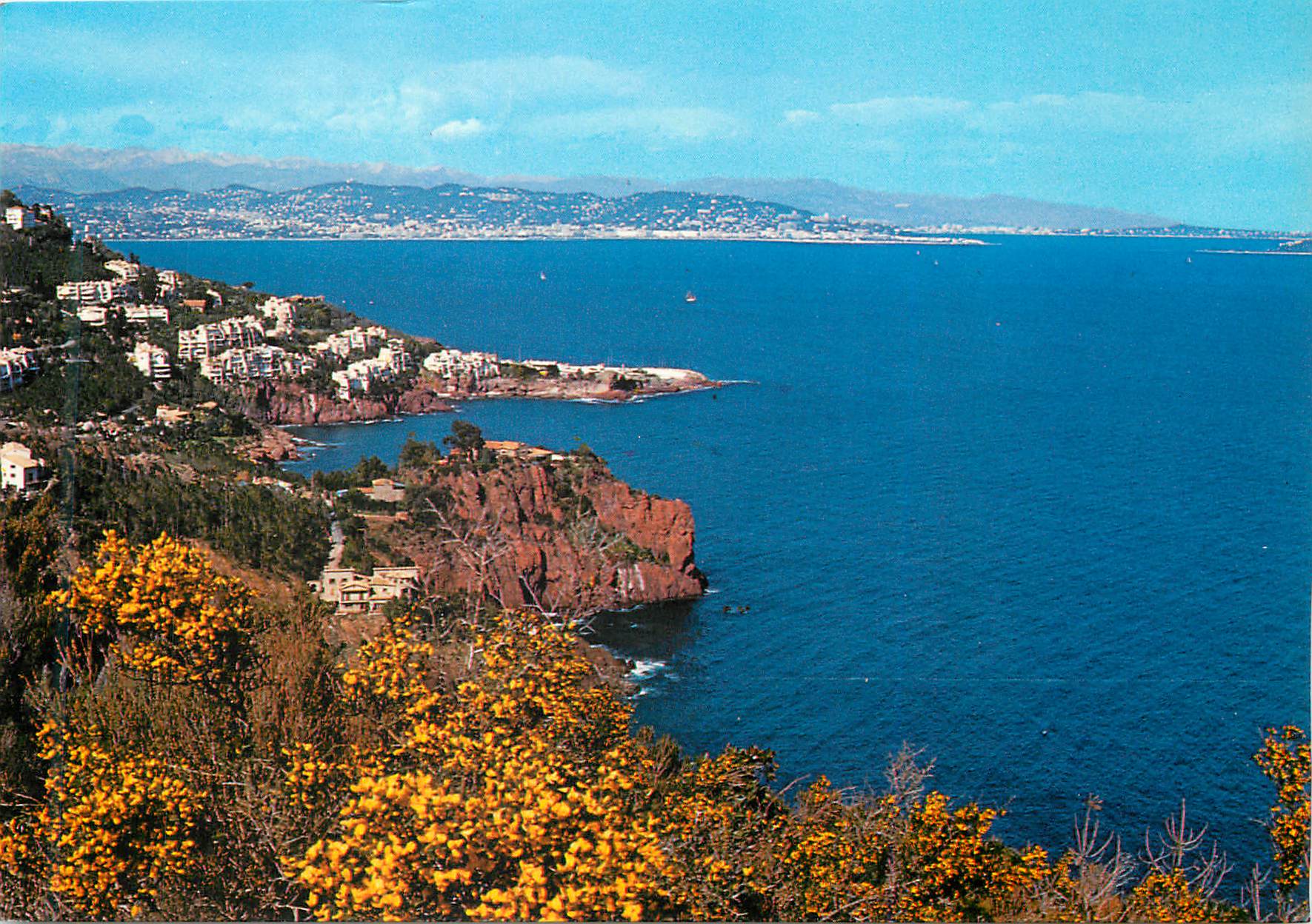 CPM Cannes (Alpes Maritimes) la Corniche d'Or Images et Lumieres de France