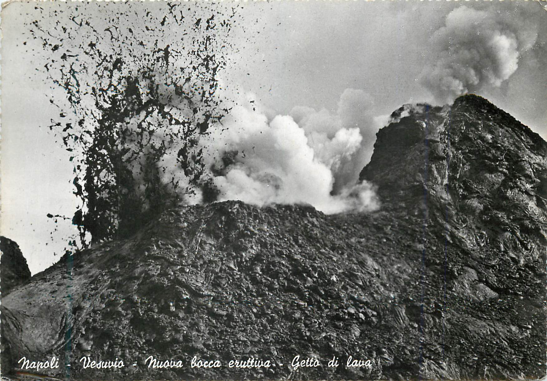 CPM Naples Vesuve Nouvelle Bouche Eruptive Jet de Lave