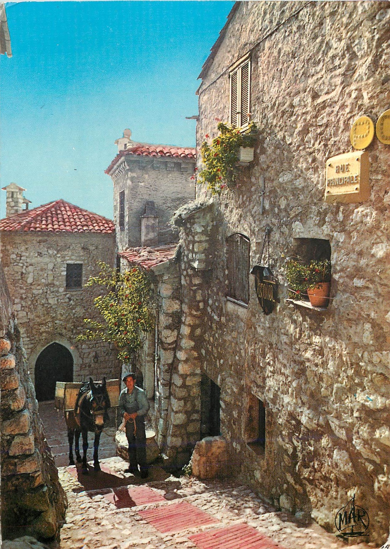 CPM Eze Village la Cote d'Azur Montee vers la Veille Chapelle Ane Donkey
