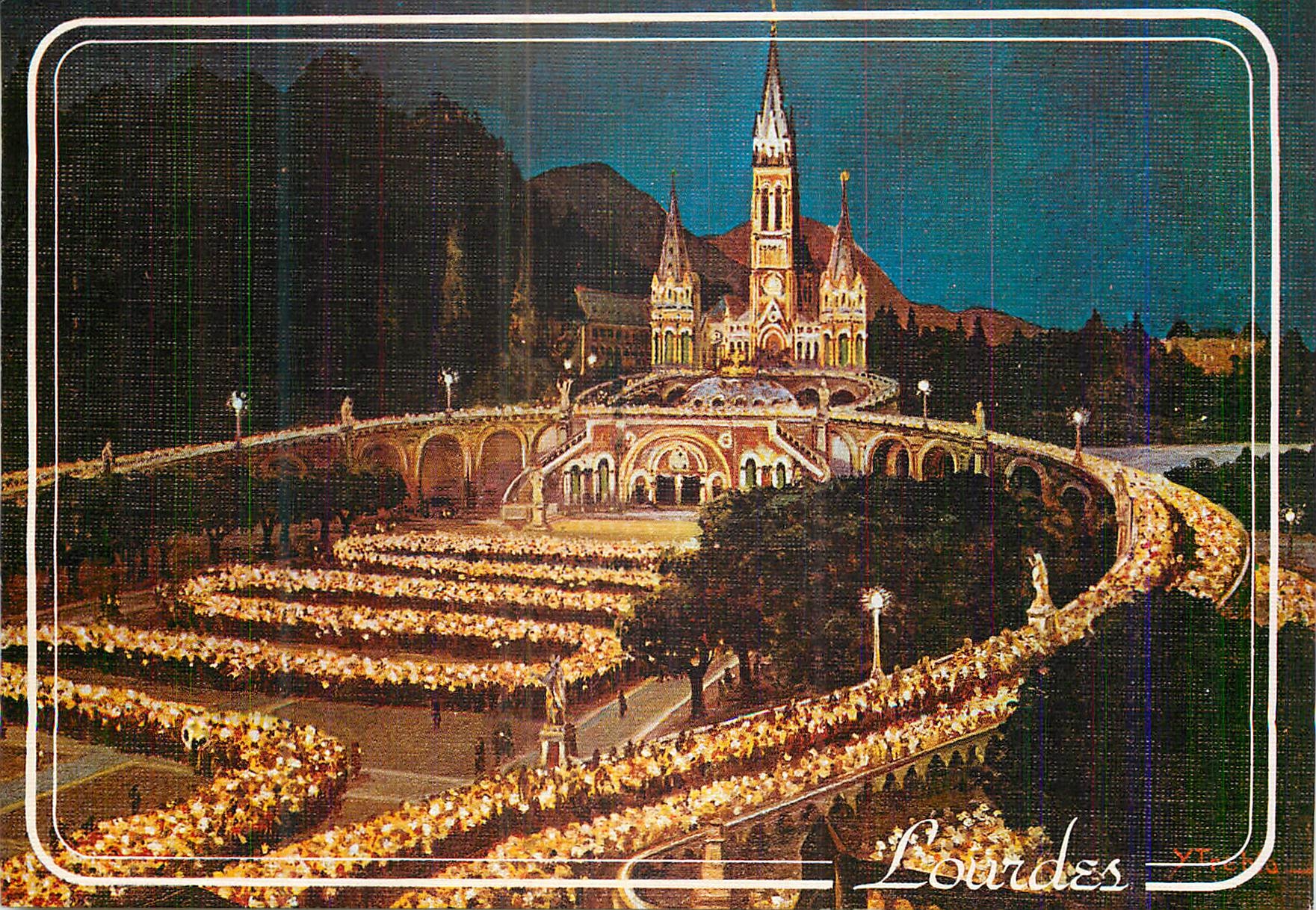 CPM Lourdes la Basilique illuminee et la Procession aux Flambeaux