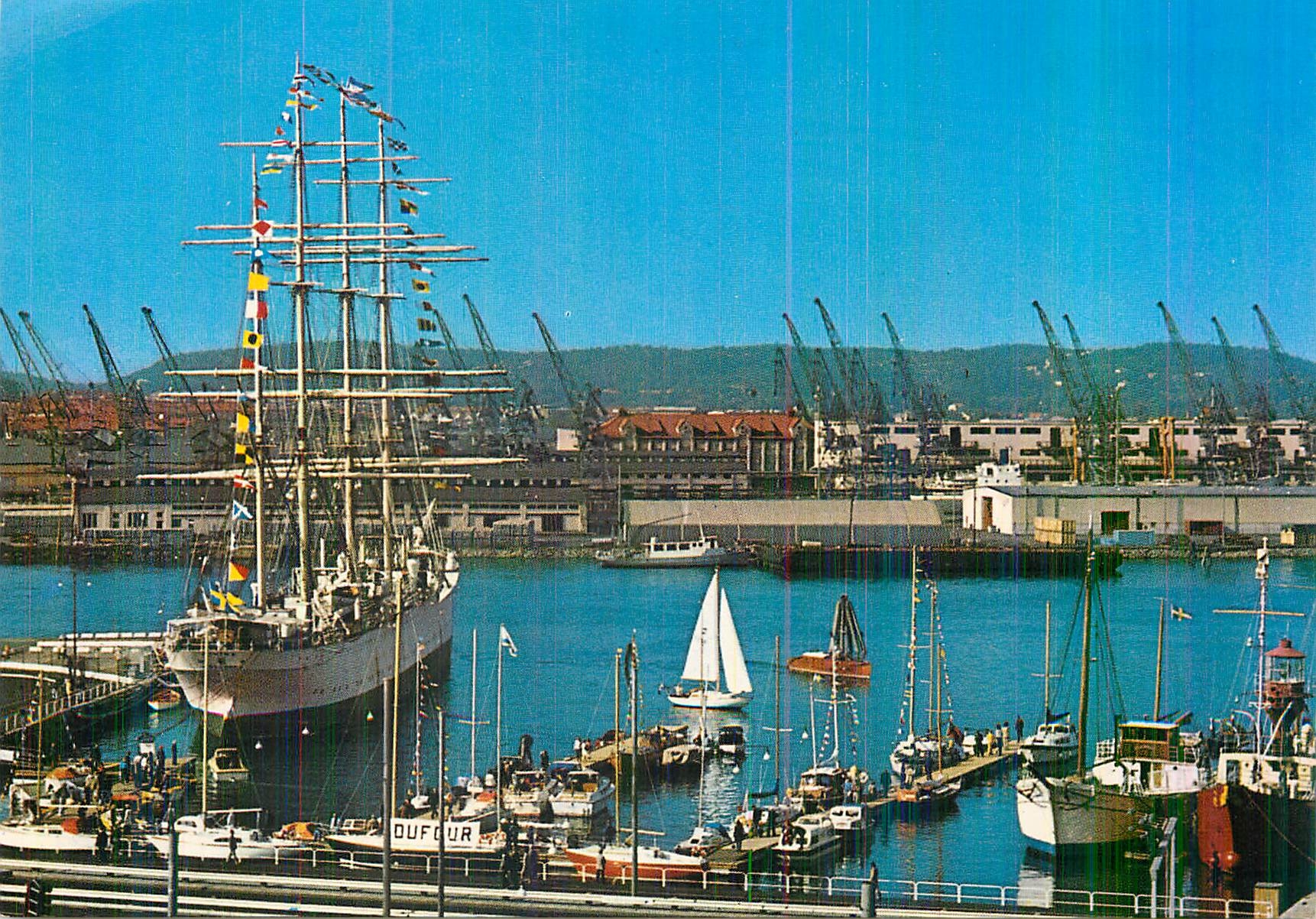 CPM Goteborg Lilla Bommens Hamn Med Viking Bateau