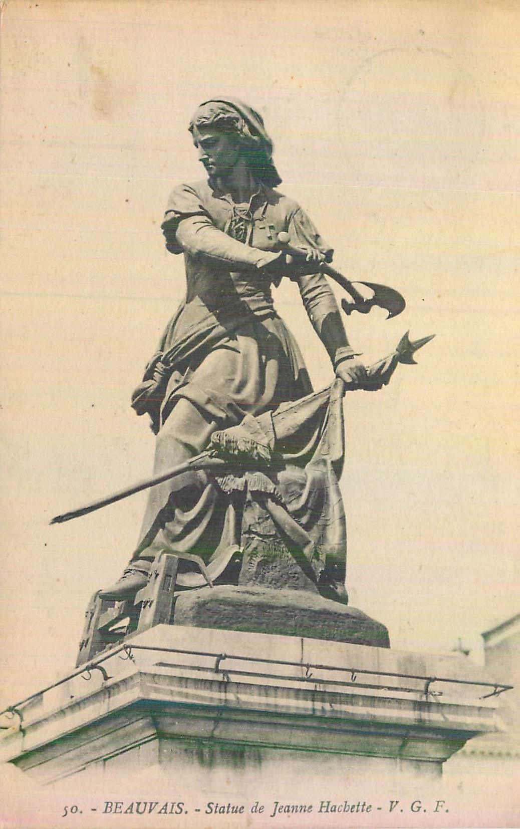 CPA Beauvais Statue de Jeanne Hachette