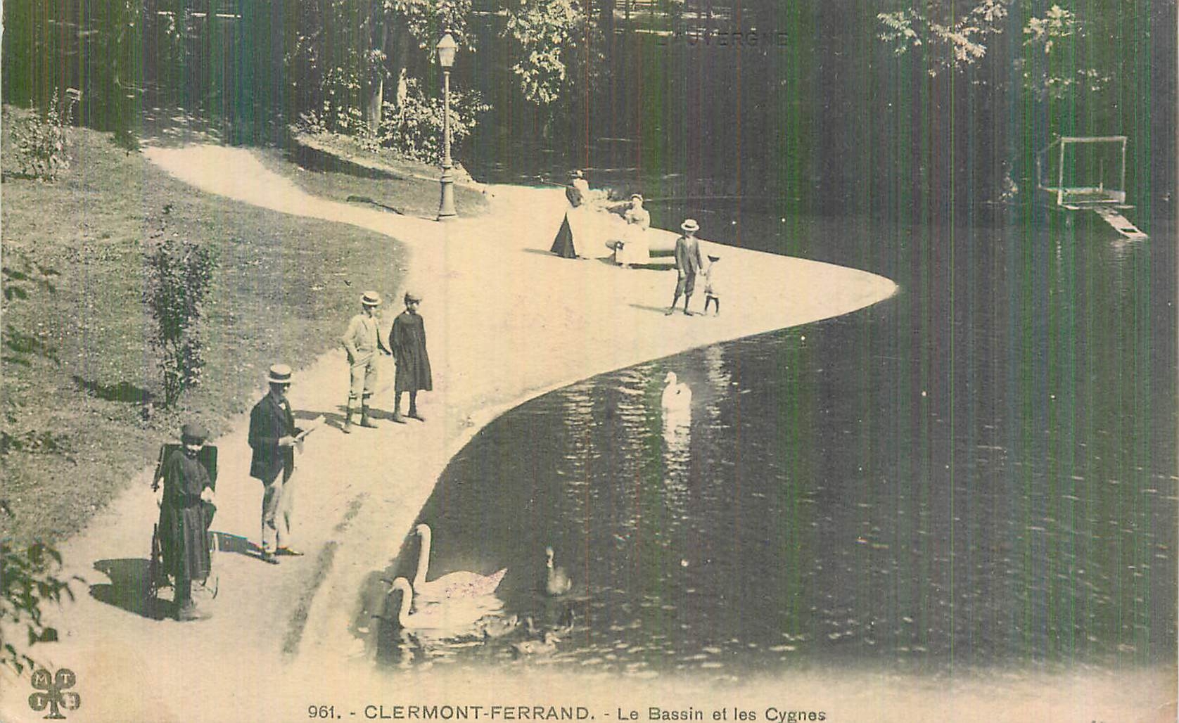 CPA Clermont Ferrand le Bassin et les Cygnes