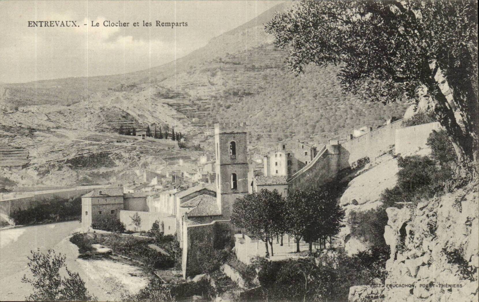 Entrevaux - La Clocher et les Ramparts - CPA 