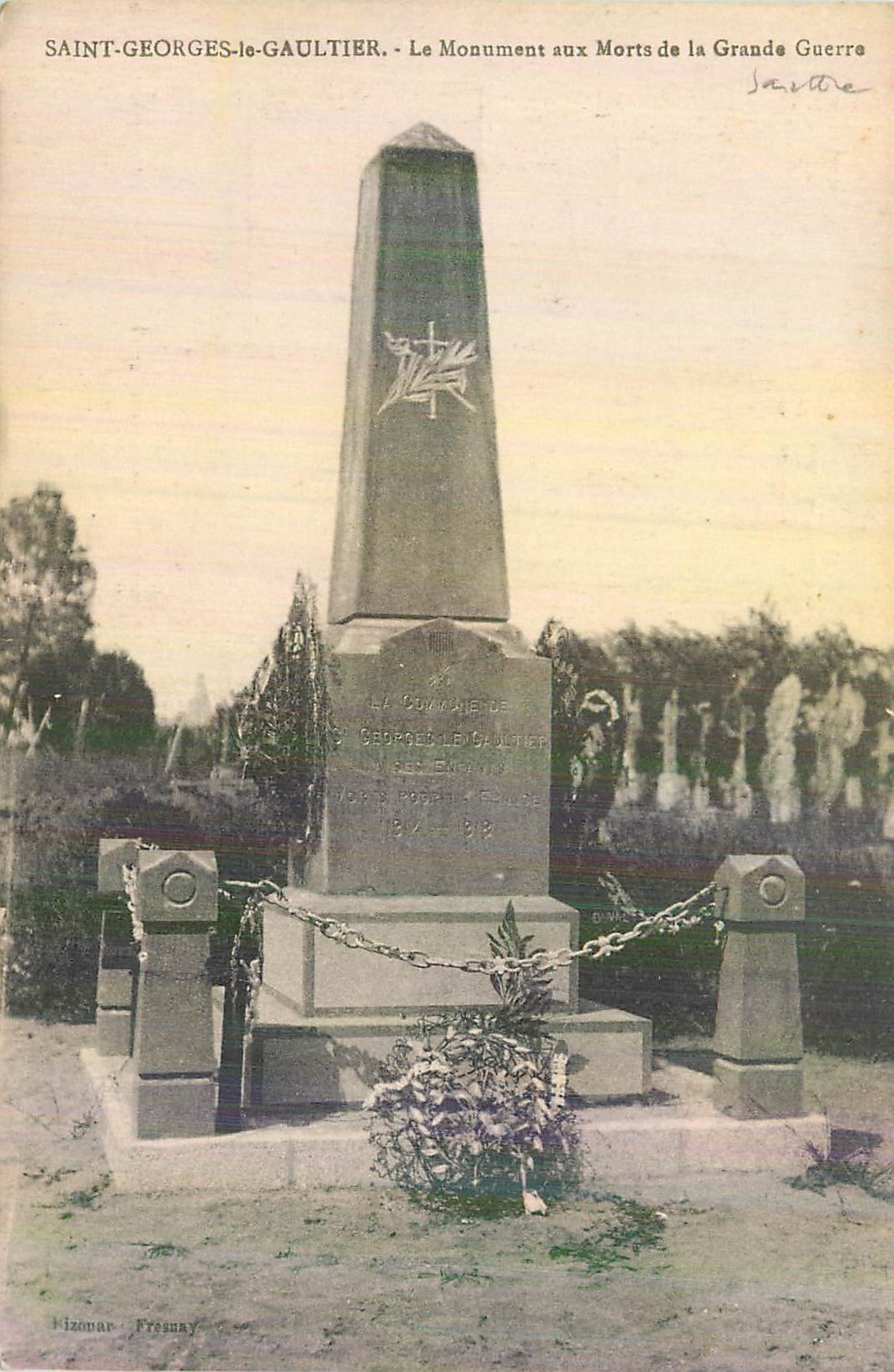 CPA Saint Georges le Gaultier Le Monument aux Morts de la Grande Guerre Militaria