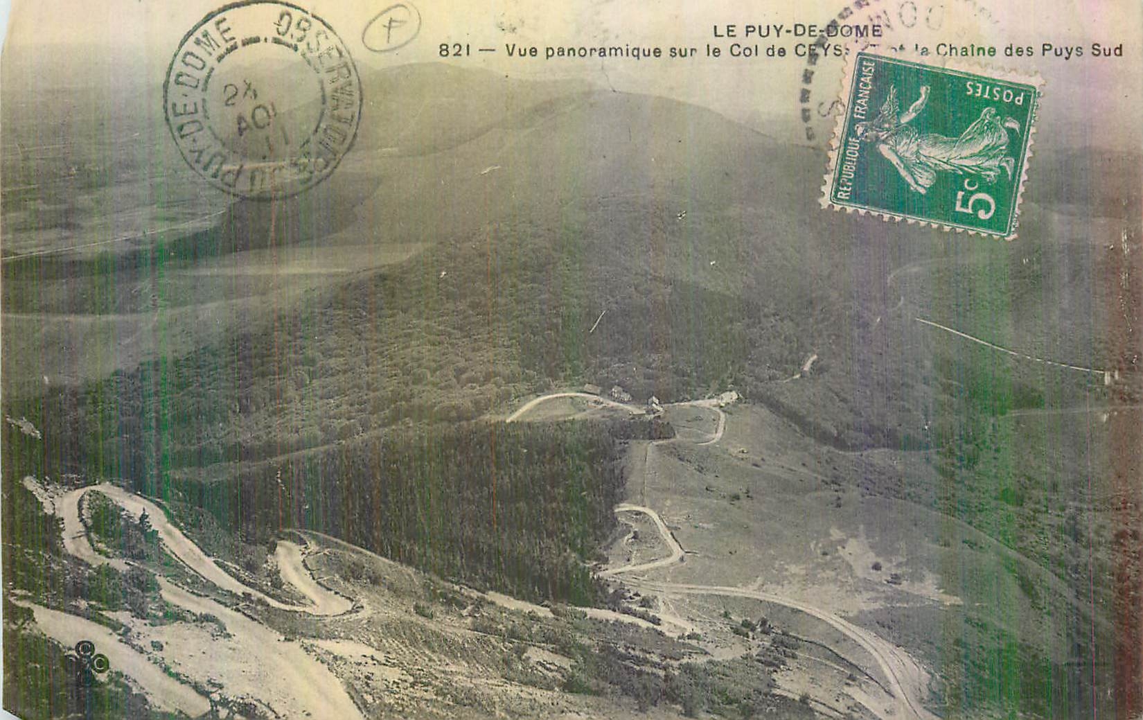 Le Puy-de-Dôme — Vue panoramique sur le Col de Ceyss — Chaine des Puys Sud