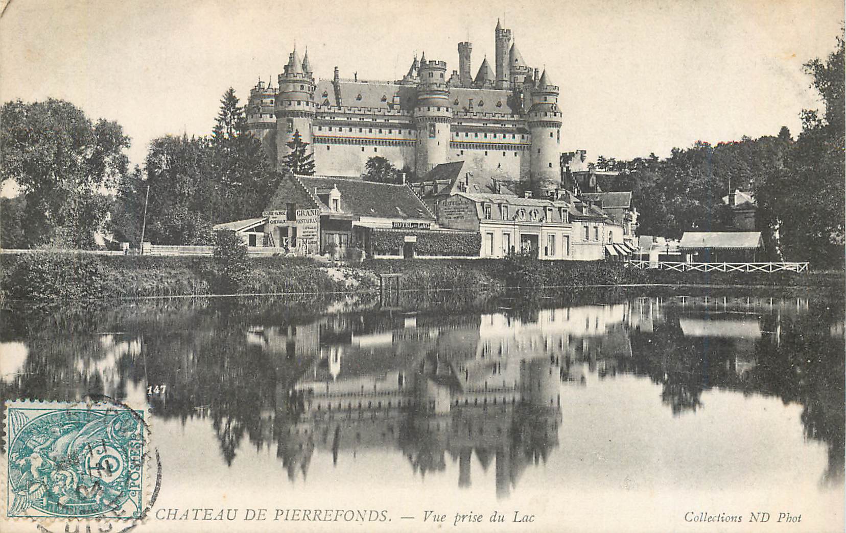 CPA Chateau de Pierrefonds Vue Prise du Lac