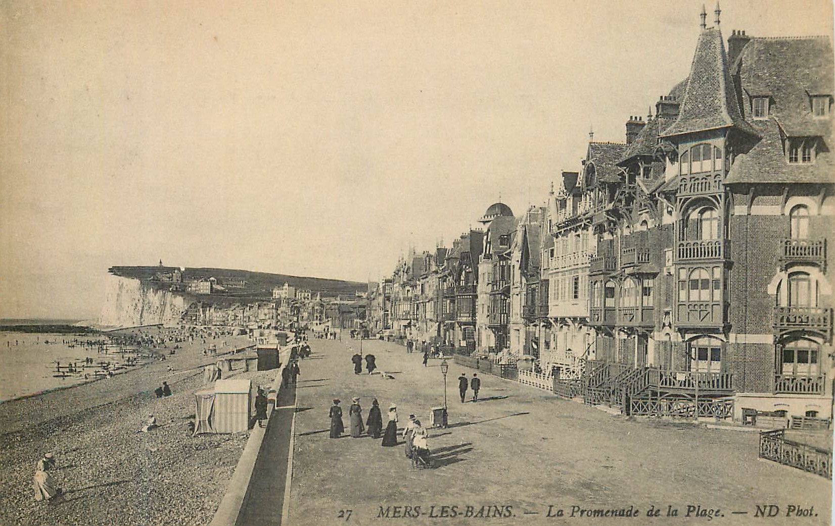 CPA Mers les Bains La Promenade de la Plage