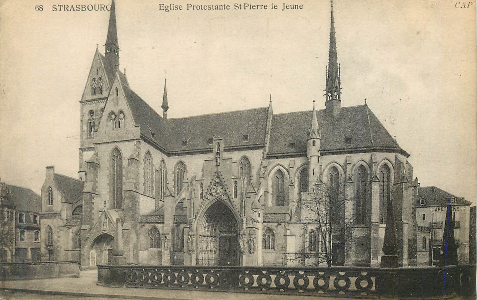 CPA Strasbourg Eglise Prosestante St Pierre le Jeune