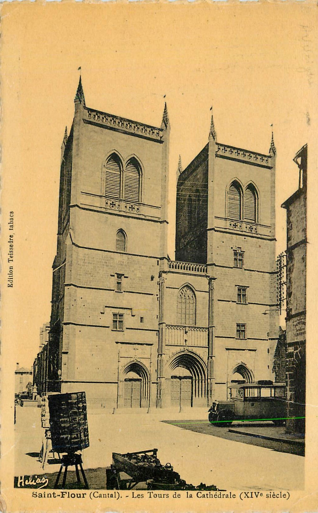 CPA Saint Flour (Cantal) Les Tours de la Cathedrale (XIVe Siecle)