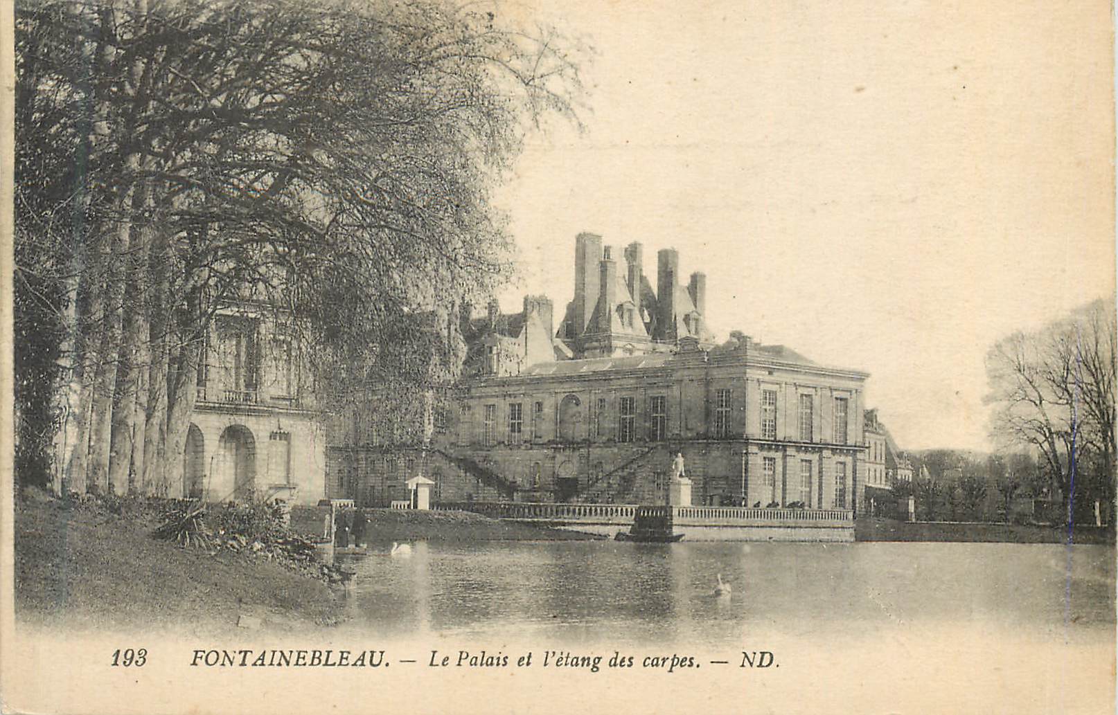 Fontainebleau — El Palacio y el estanque de los carpas — ND.