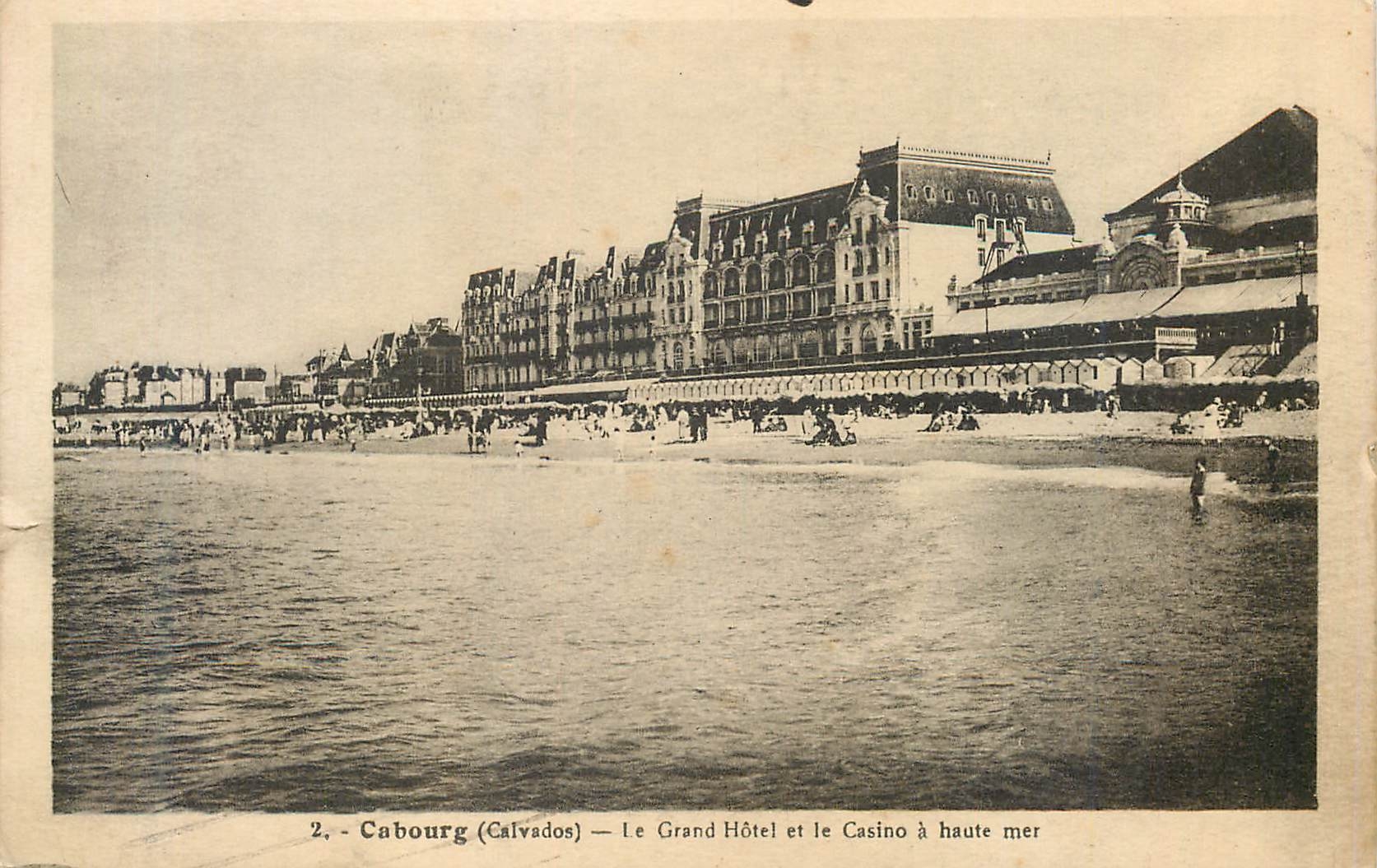 CPA Cabourb (Calvados) Le Grand Hotel et le Casino a Haute Mer