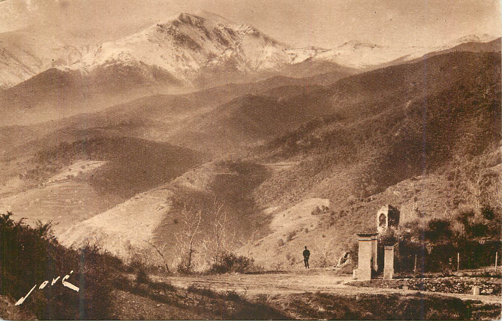 CPA Amelie Les Bains (P O) L'Entree du Fort et le Canigou
