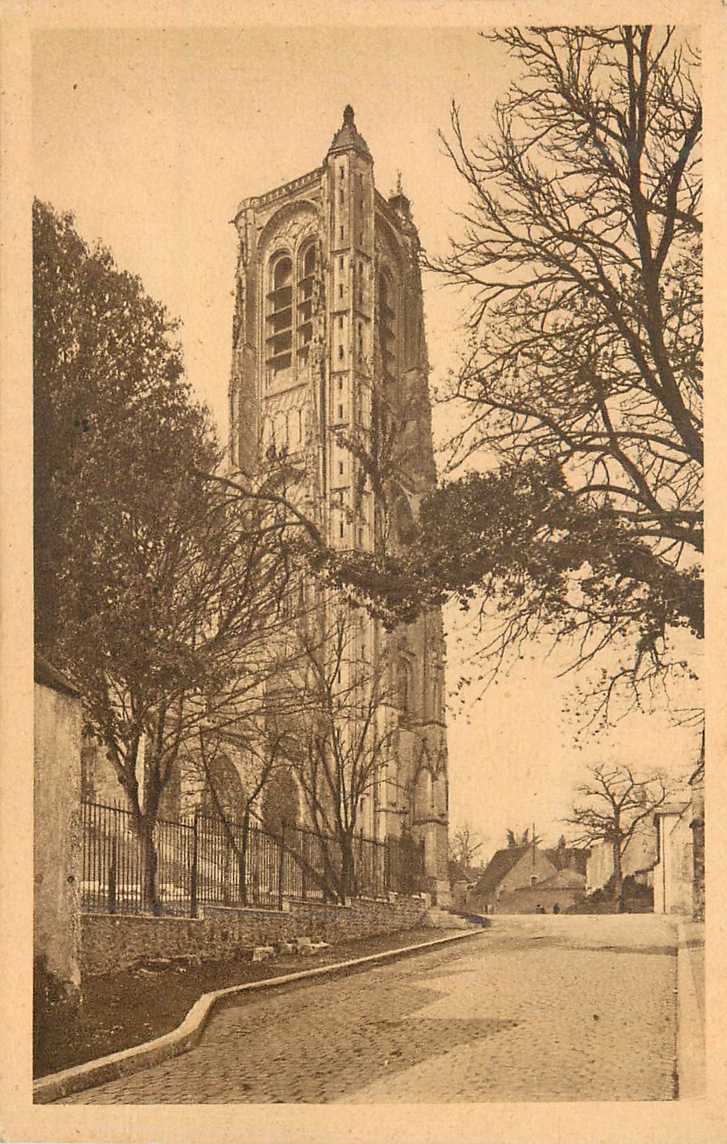 CPA Bourges La Cathedrale Tour du Nord