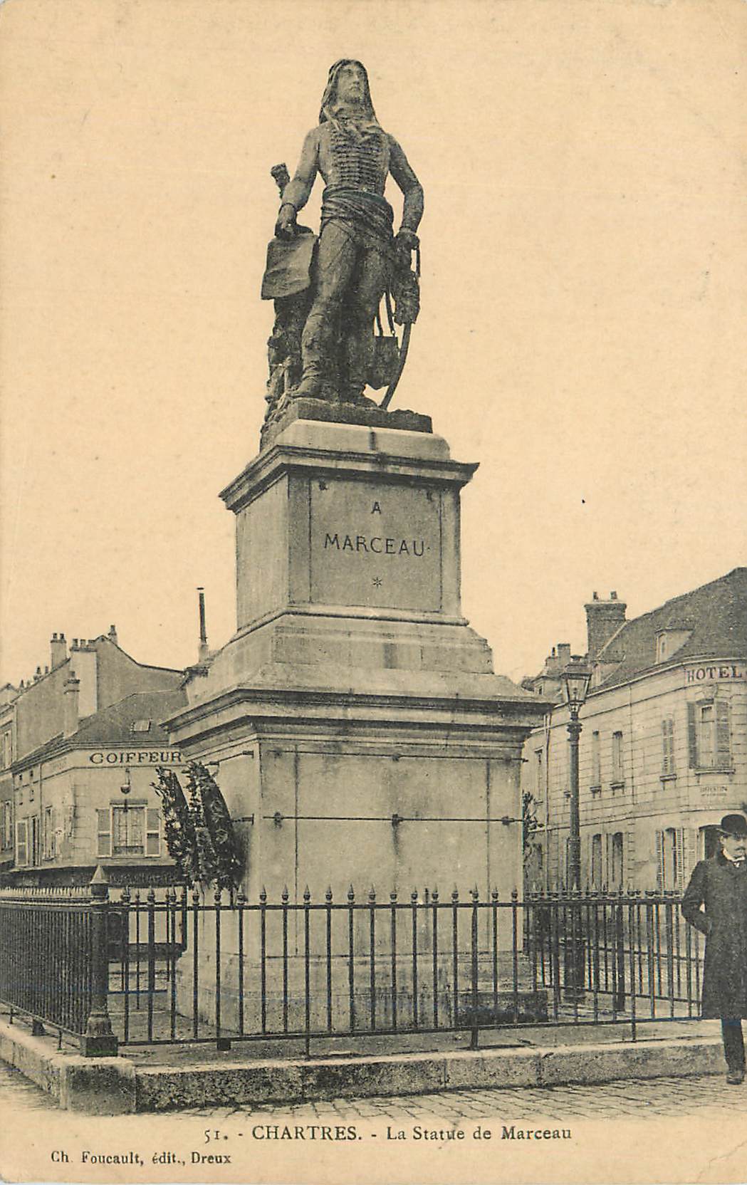 CPA Chartres La Statue de Marceau